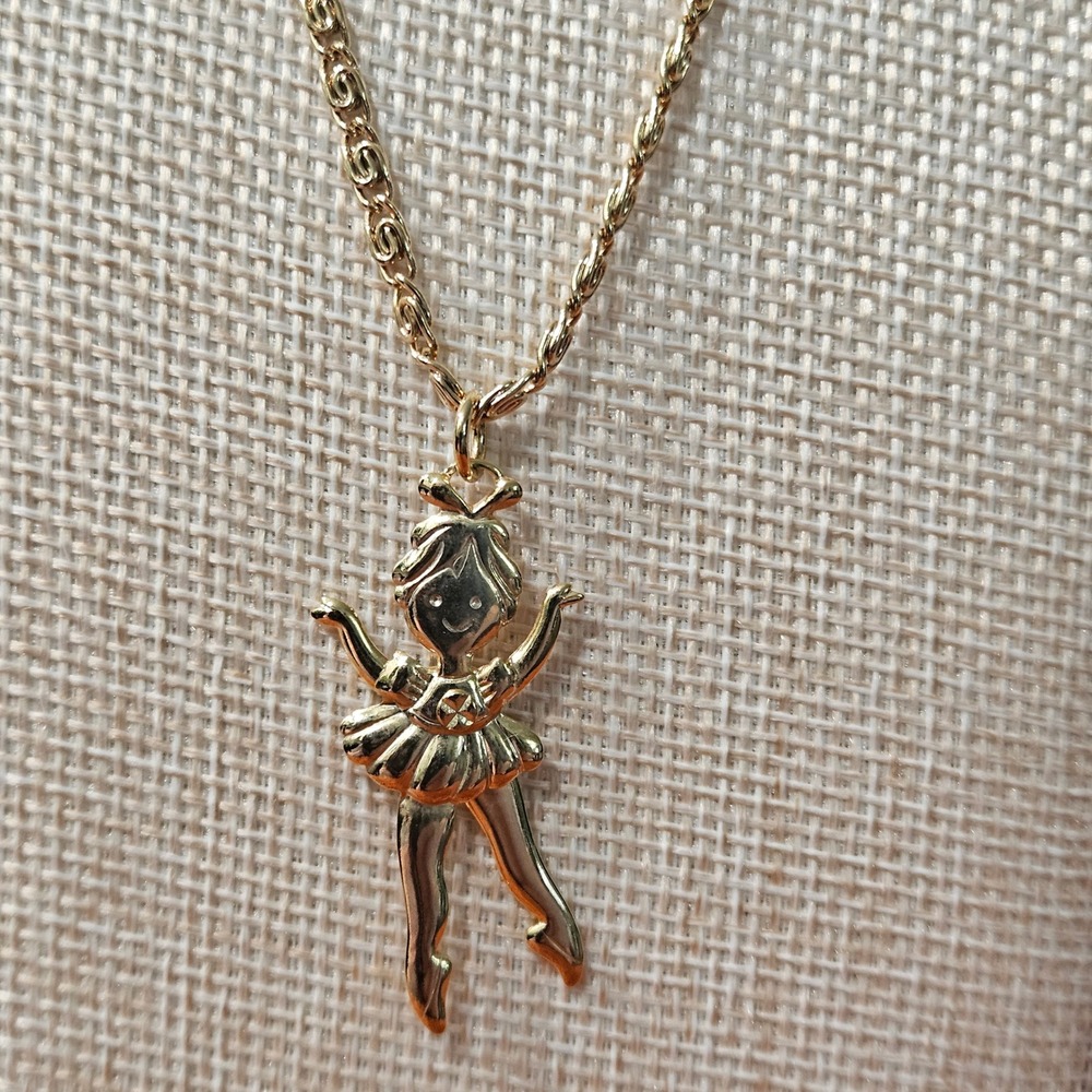 Avon 1977 Dancing Ballerina Pendant Necklace with Box